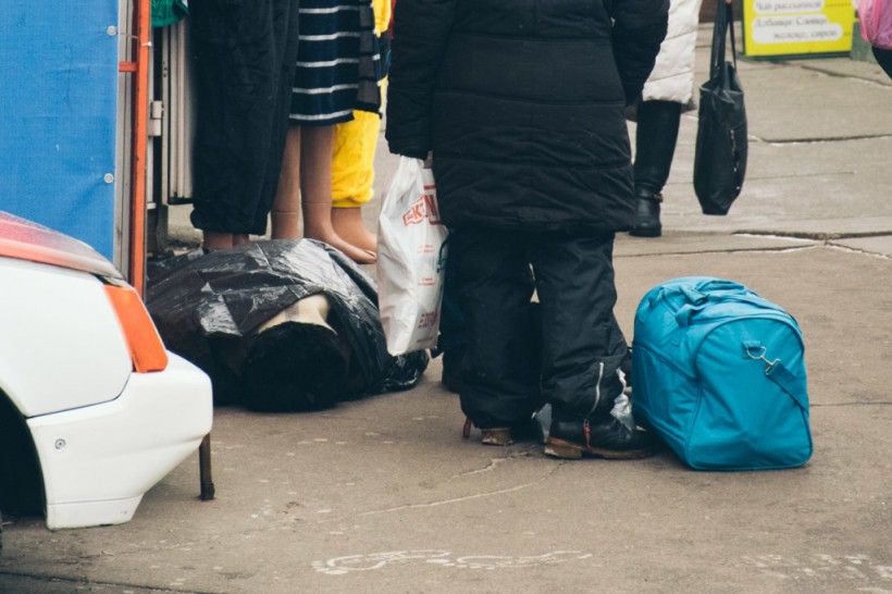 В Киеве возле станции&nbsp;метро &laquo;Черниговская&raquo; мужчина умер у входа в ломбард (ФОТО)