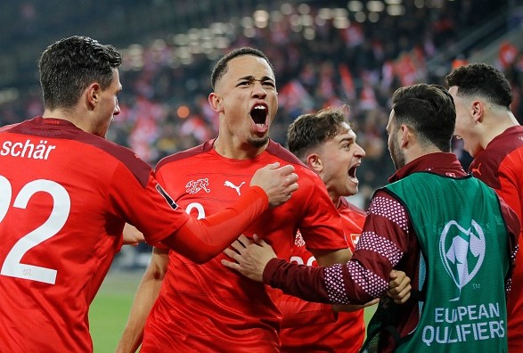 Футбол: осечка Англии помогла Швейцарии пробиться на ЧМ-2022