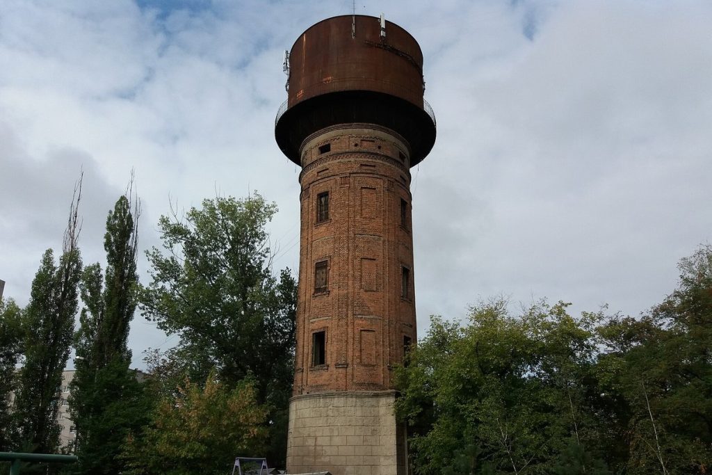 Проспект Свободы в Кременчуге, водонапорная башня
